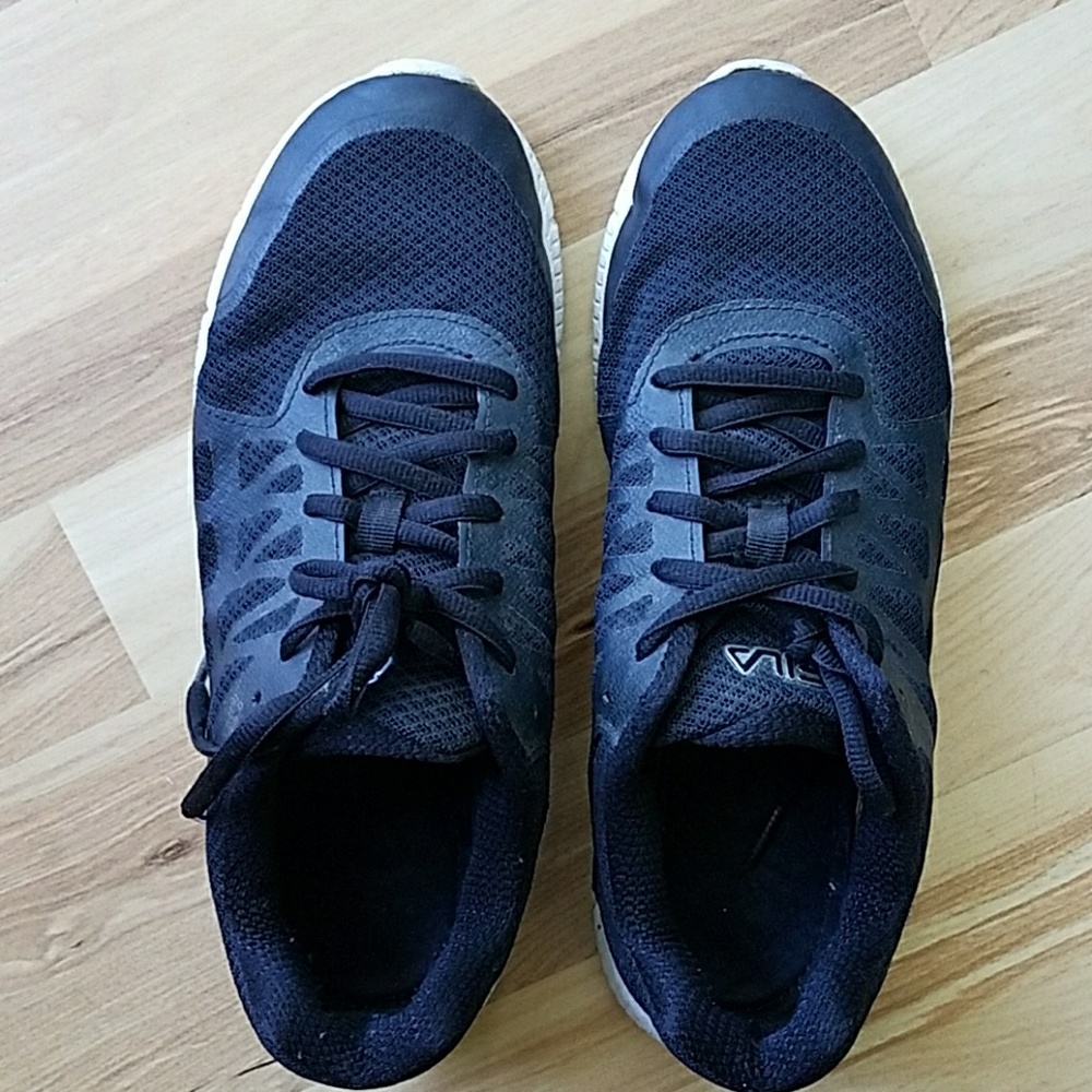 🌷2/$15 Fila Women's Training shoes - Picture 2 of 7